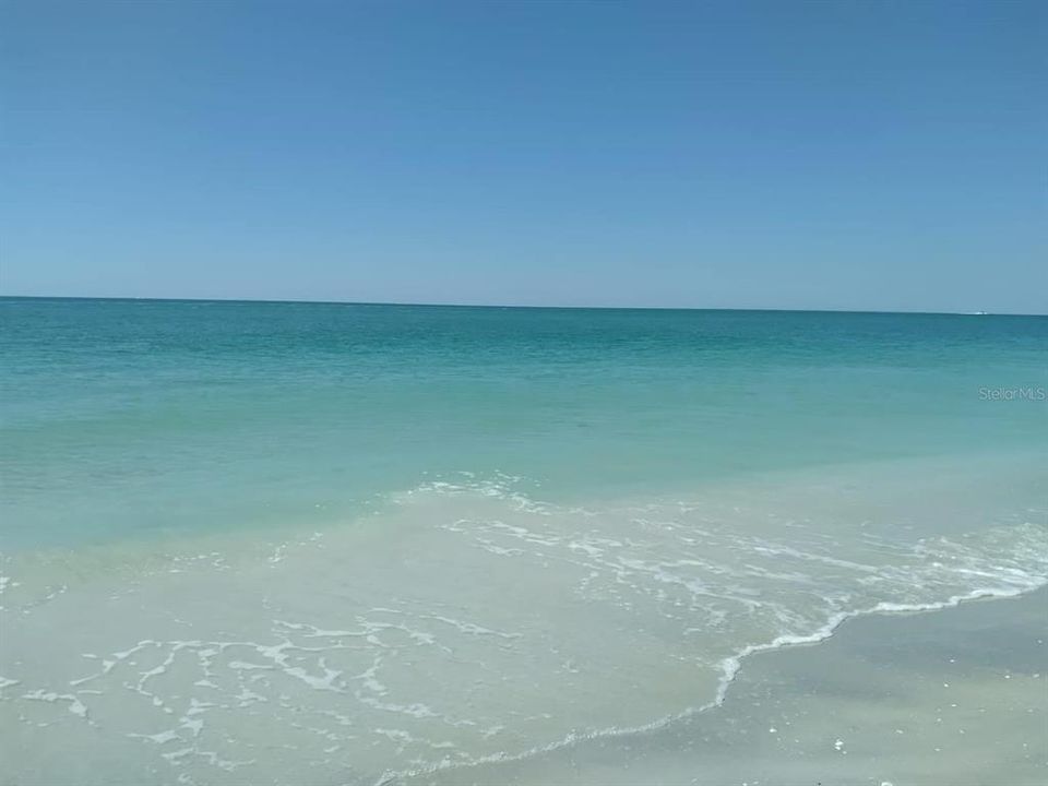 For Rent: $2,200 (2 beds, 1 baths, 820 Square Feet)