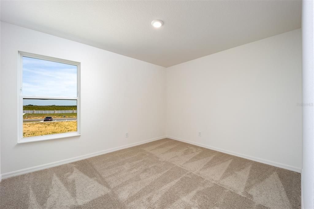 合同活跃: $264,900 (3 贝兹, 2 浴室, 1817 平方英尺)