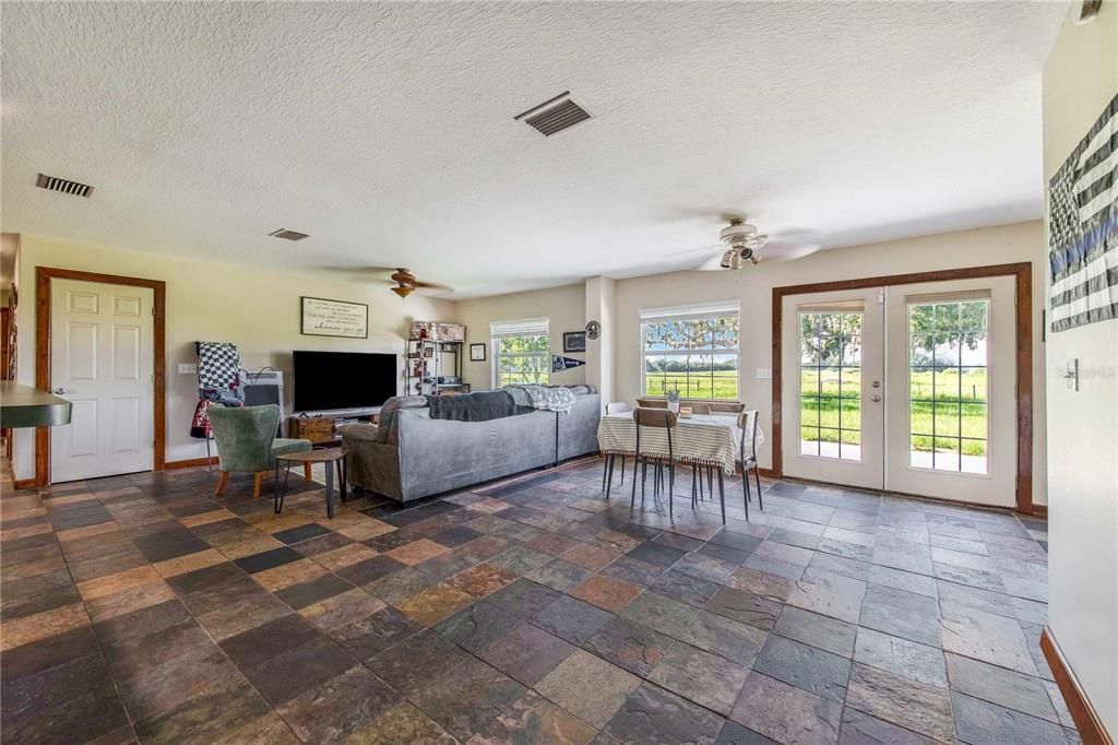 En Venta: $1,950,000 (5 camas, 3 baños, 3238 Pies cuadrados)