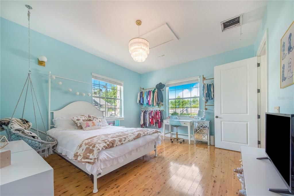 En Venta: $1,950,000 (5 camas, 3 baños, 3238 Pies cuadrados)