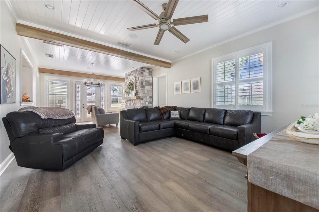 En Venta: $1,950,000 (5 camas, 3 baños, 3238 Pies cuadrados)