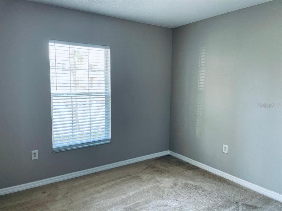 合同活跃: $1,695 (3 贝兹, 2 浴室, 1162 平方英尺)