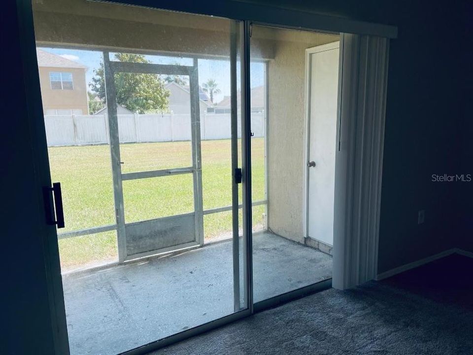 合同活跃: $1,695 (3 贝兹, 2 浴室, 1162 平方英尺)