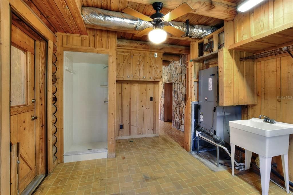 Active With Contract: $555,000 (3 beds, 2 baths, 2805 Square Feet)