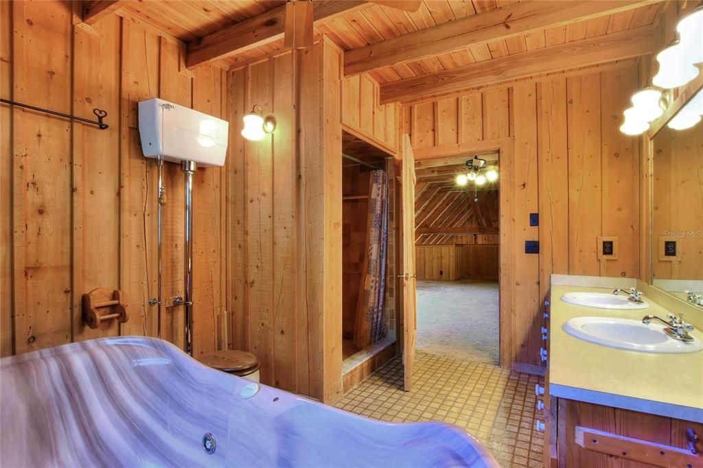 Active With Contract: $555,000 (3 beds, 2 baths, 2805 Square Feet)