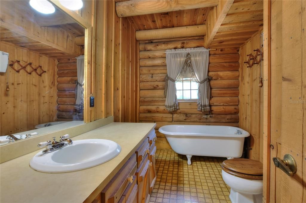 Active With Contract: $555,000 (3 beds, 2 baths, 2805 Square Feet)