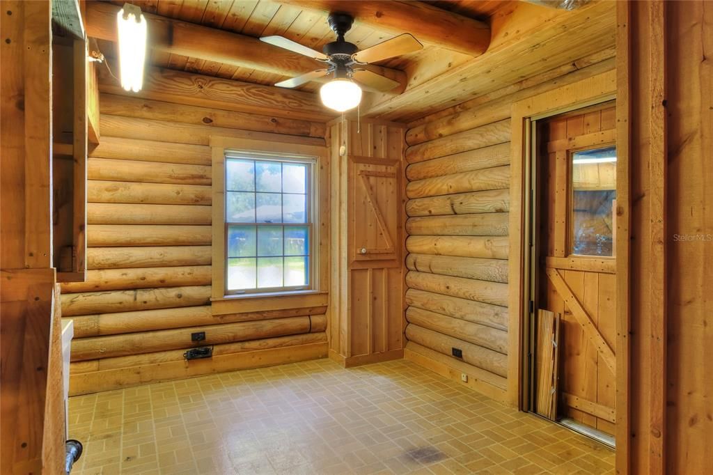 Active With Contract: $555,000 (3 beds, 2 baths, 2805 Square Feet)