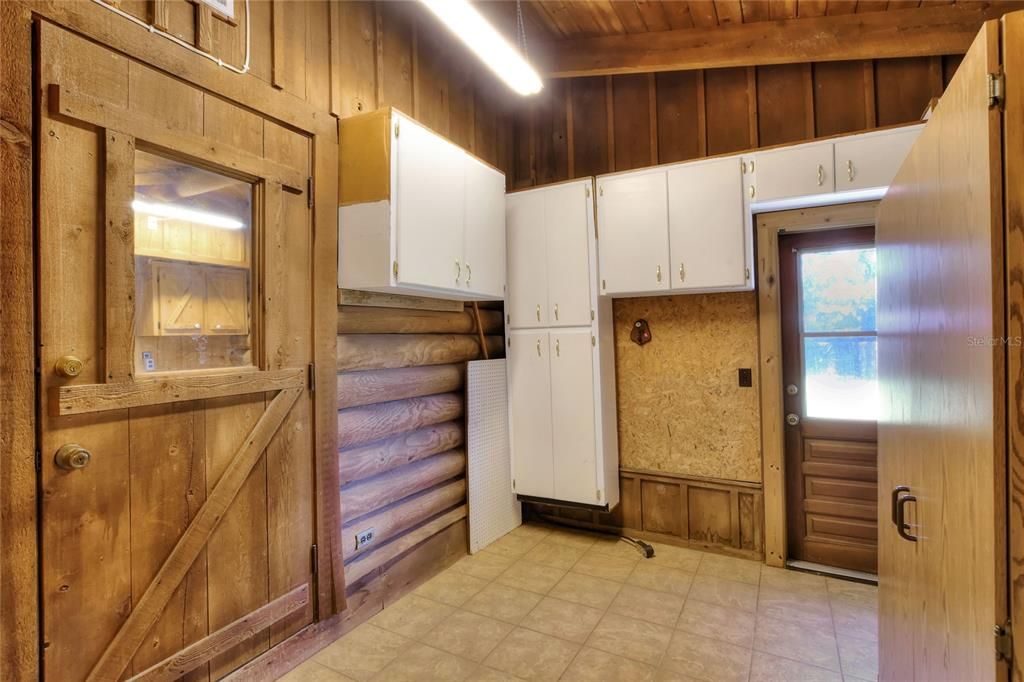 Active With Contract: $555,000 (3 beds, 2 baths, 2805 Square Feet)