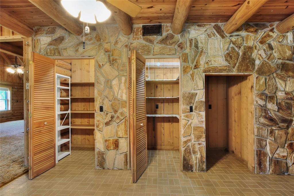 Active With Contract: $555,000 (3 beds, 2 baths, 2805 Square Feet)