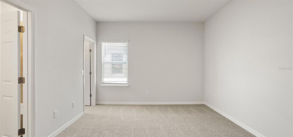 Под контрактом: $476,450 (3 спален, 3 ванн, 2410 Квадратных фут)