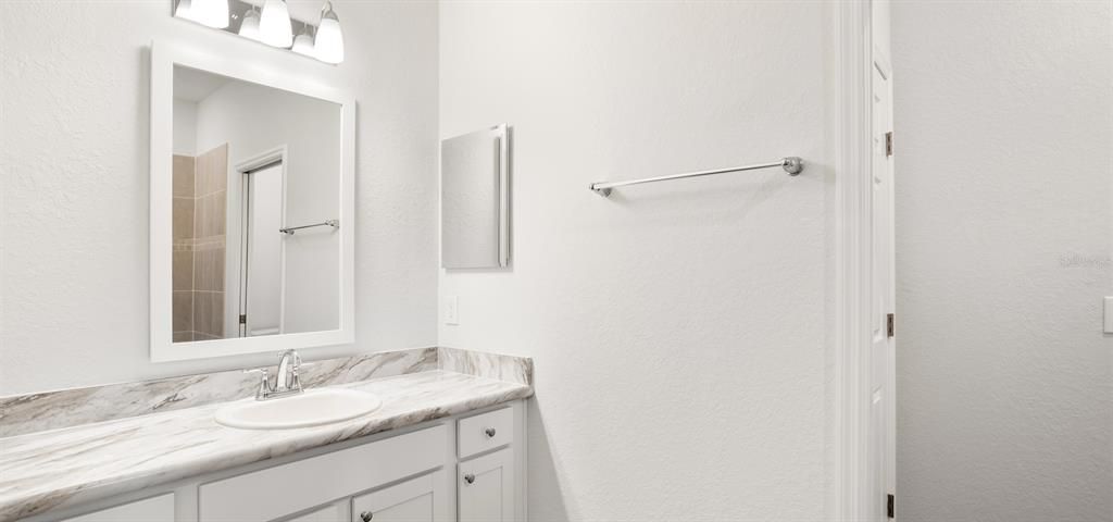 Под контрактом: $476,450 (3 спален, 3 ванн, 2410 Квадратных фут)