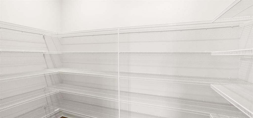 Под контрактом: $476,450 (3 спален, 3 ванн, 2410 Квадратных фут)