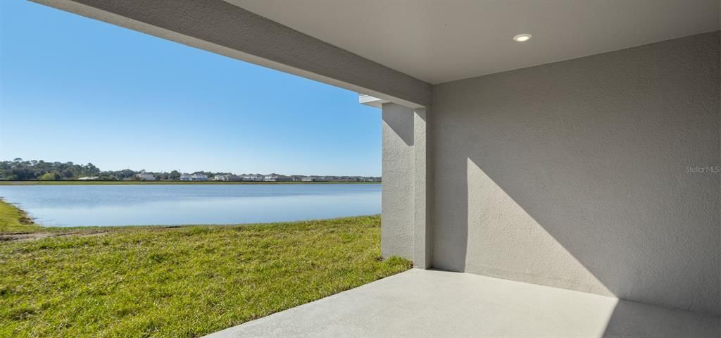 Под контрактом: $476,450 (3 спален, 3 ванн, 2410 Квадратных фут)