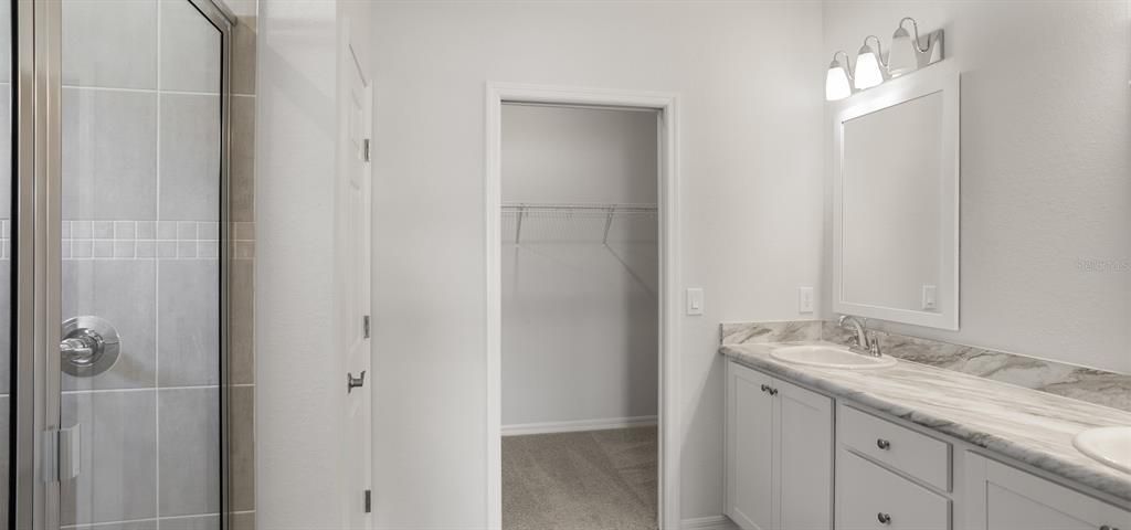 Под контрактом: $476,450 (3 спален, 3 ванн, 2410 Квадратных фут)