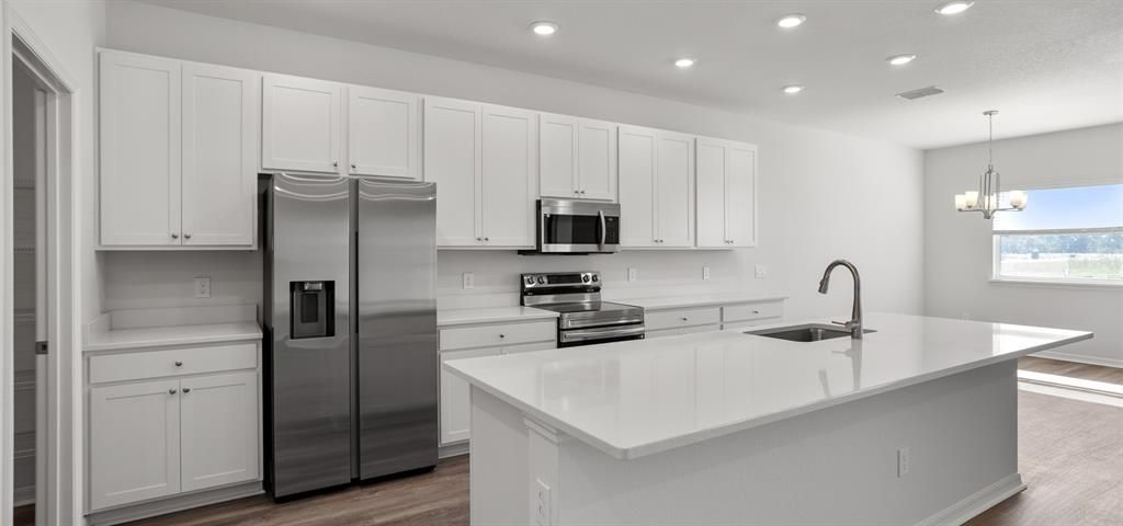 Под контрактом: $476,450 (3 спален, 3 ванн, 2410 Квадратных фут)