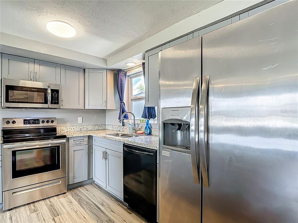 For Sale: $234,500 (2 beds, 2 baths, 1020 Square Feet)