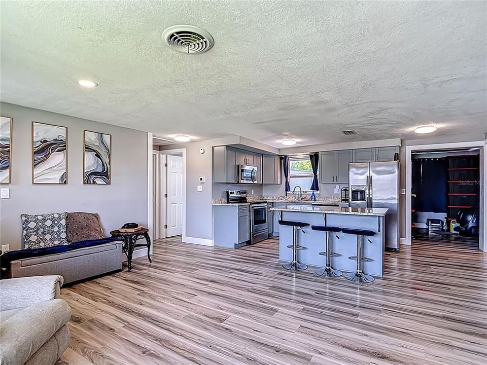 For Sale: $234,500 (2 beds, 2 baths, 1020 Square Feet)