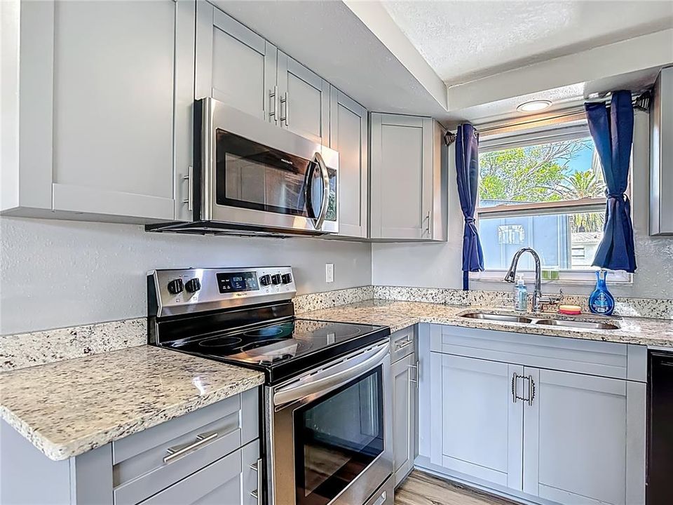 For Sale: $234,500 (2 beds, 2 baths, 1020 Square Feet)