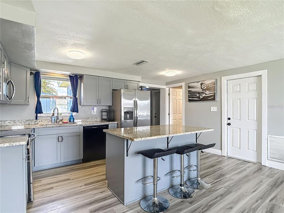 For Sale: $234,500 (2 beds, 2 baths, 1020 Square Feet)