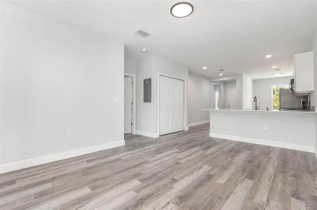 For Rent: $1,500 (3 beds, 2 baths, 2554 Square Feet)