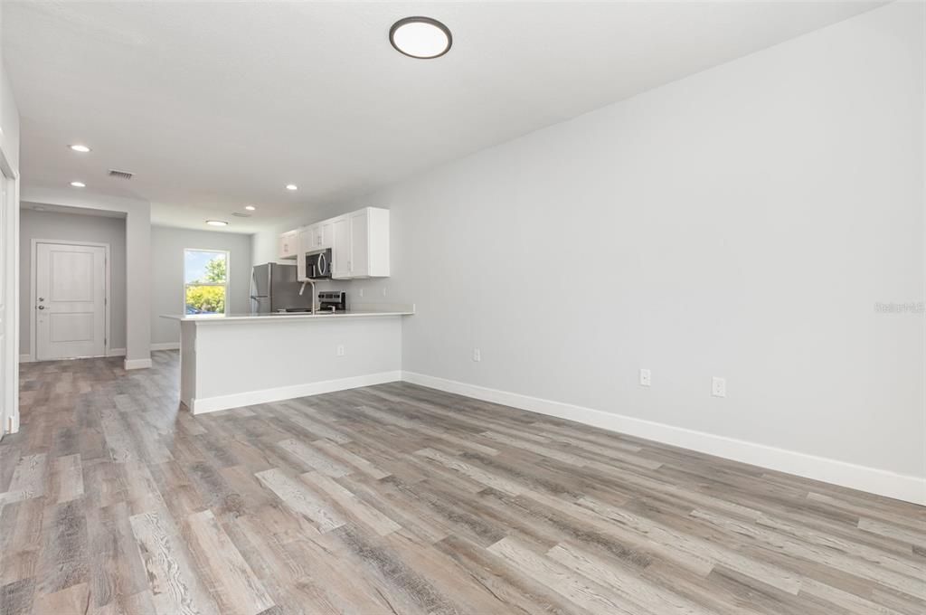 For Rent: $1,500 (3 beds, 2 baths, 2554 Square Feet)