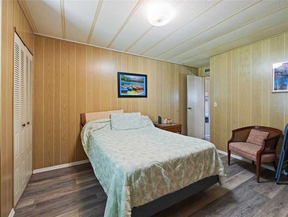 For Sale: $132,500 (2 beds, 2 baths, 1428 Square Feet)