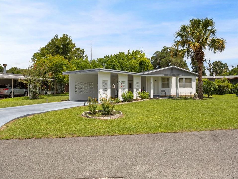 For Sale: $132,500 (2 beds, 2 baths, 1428 Square Feet)