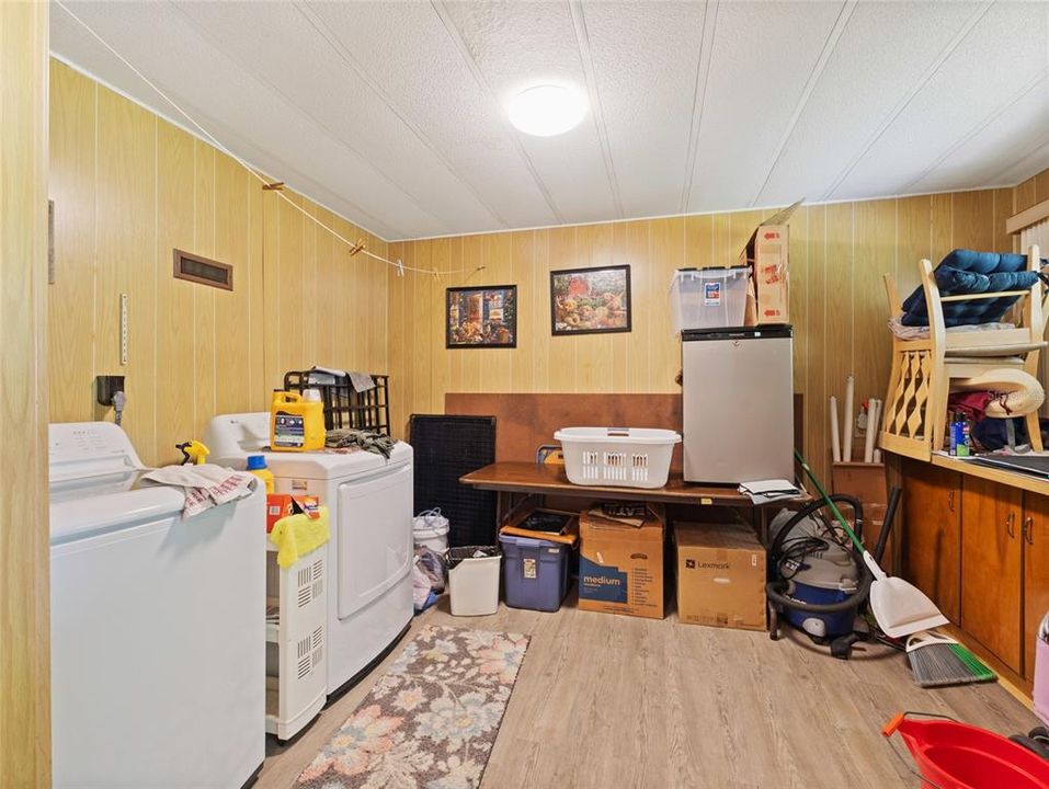 For Sale: $132,500 (2 beds, 2 baths, 1428 Square Feet)