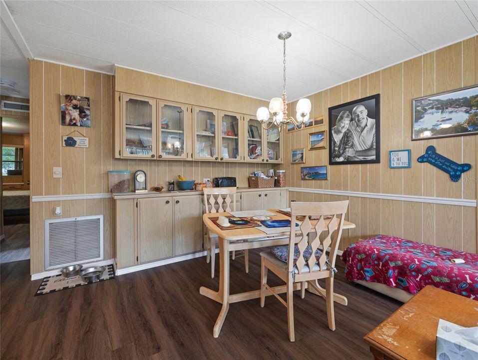 For Sale: $132,500 (2 beds, 2 baths, 1428 Square Feet)