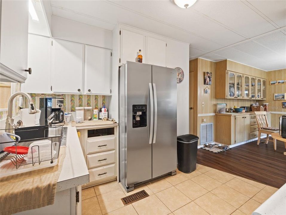 For Sale: $132,500 (2 beds, 2 baths, 1428 Square Feet)
