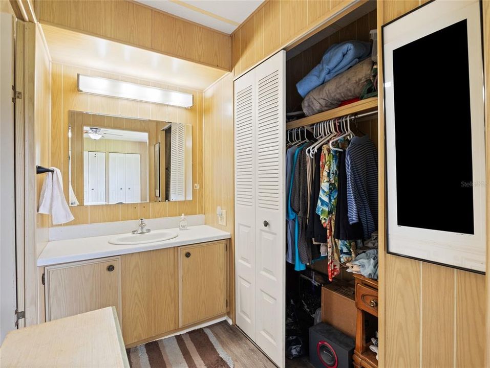 For Sale: $132,500 (2 beds, 2 baths, 1428 Square Feet)