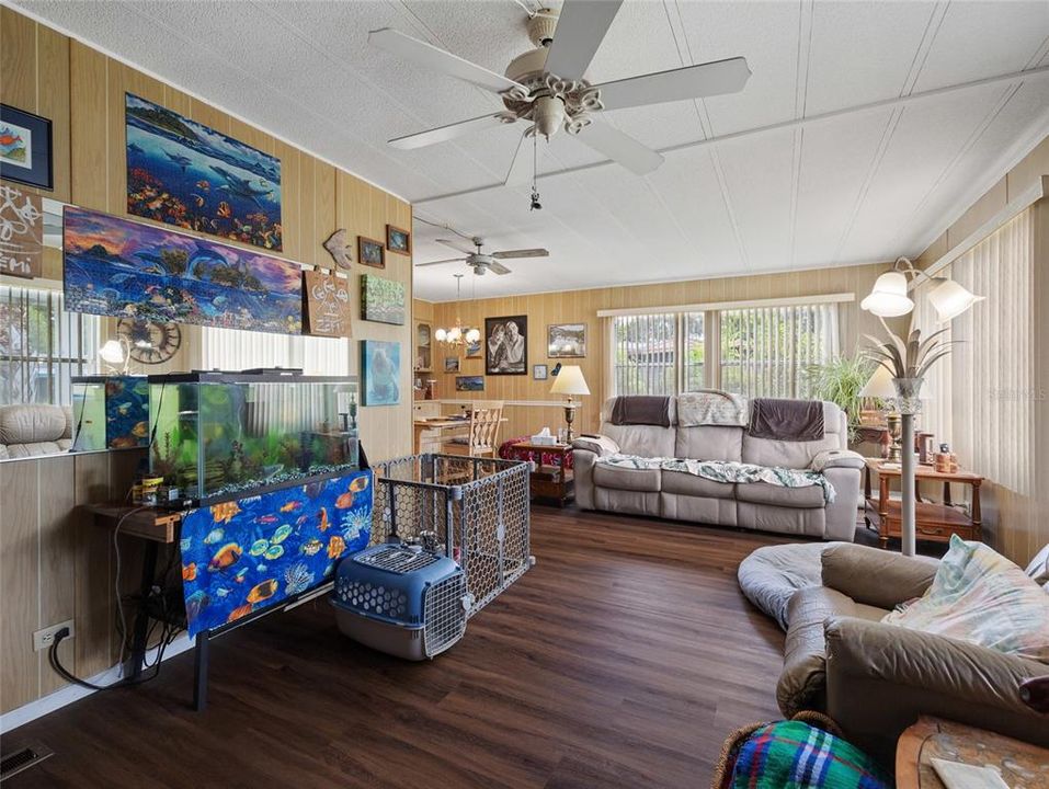 For Sale: $132,500 (2 beds, 2 baths, 1428 Square Feet)