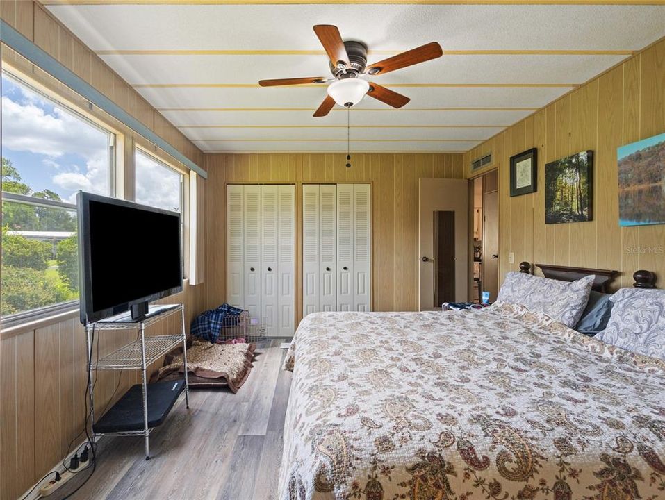 For Sale: $132,500 (2 beds, 2 baths, 1428 Square Feet)