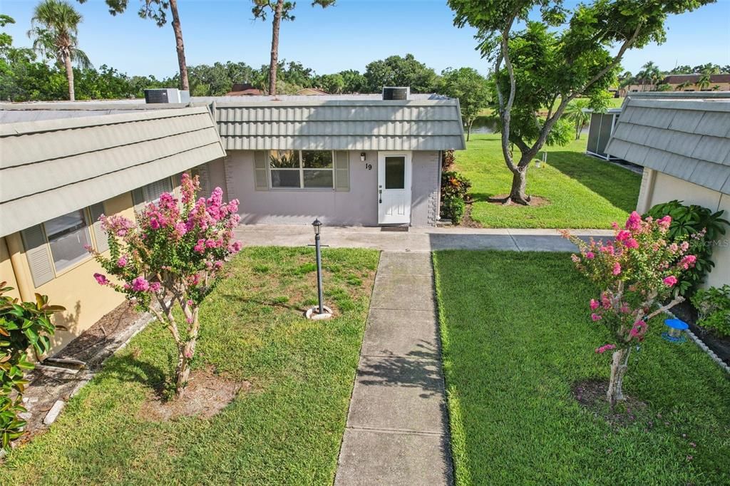 待售: $91,000 (1 贝兹, 1 浴室, 800 平方英尺)