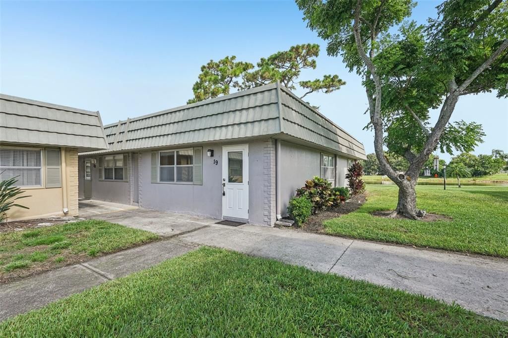 待售: $91,000 (1 贝兹, 1 浴室, 800 平方英尺)