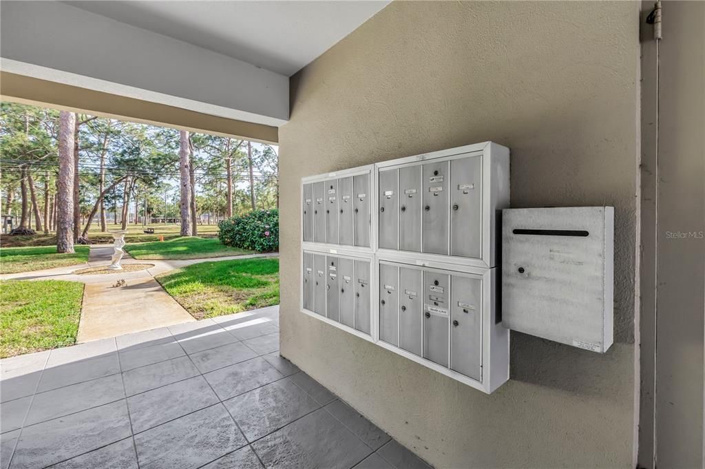 For Sale: $94,000 (1 beds, 1 baths, 595 Square Feet)