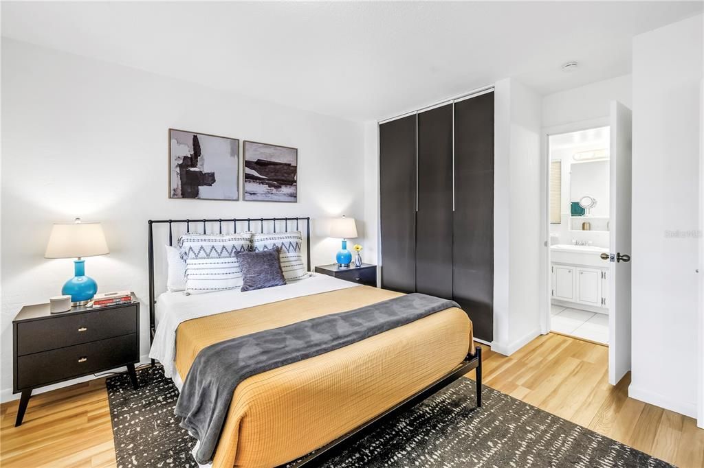 For Sale: $94,000 (1 beds, 1 baths, 595 Square Feet)