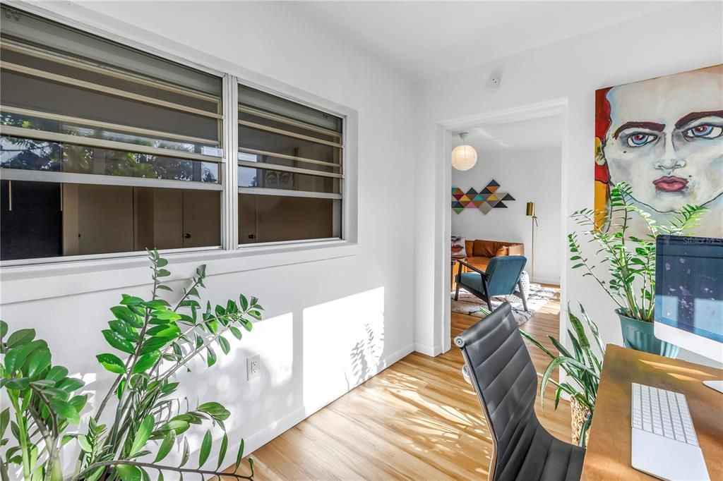 For Sale: $94,000 (1 beds, 1 baths, 595 Square Feet)