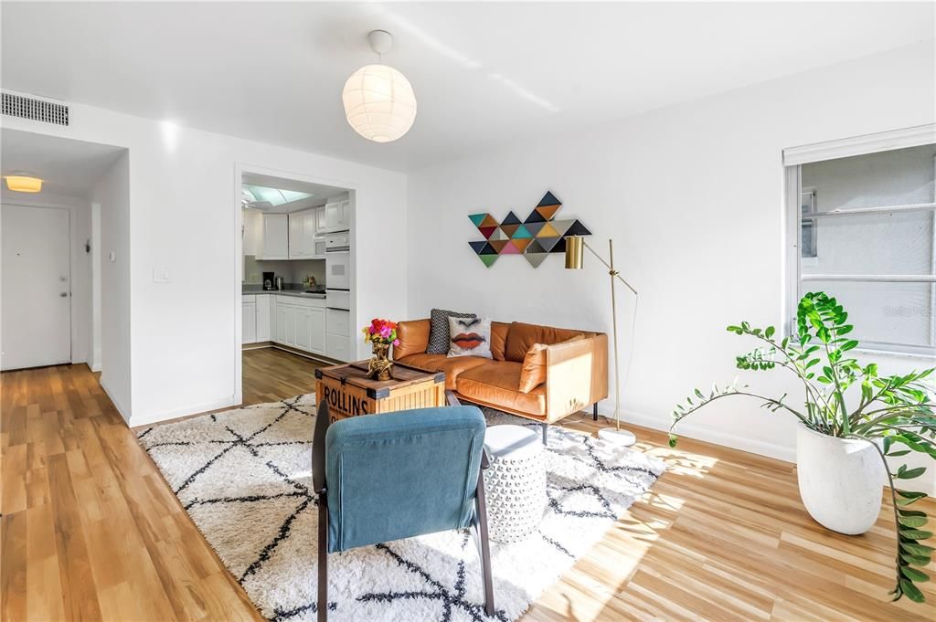 For Sale: $94,000 (1 beds, 1 baths, 595 Square Feet)