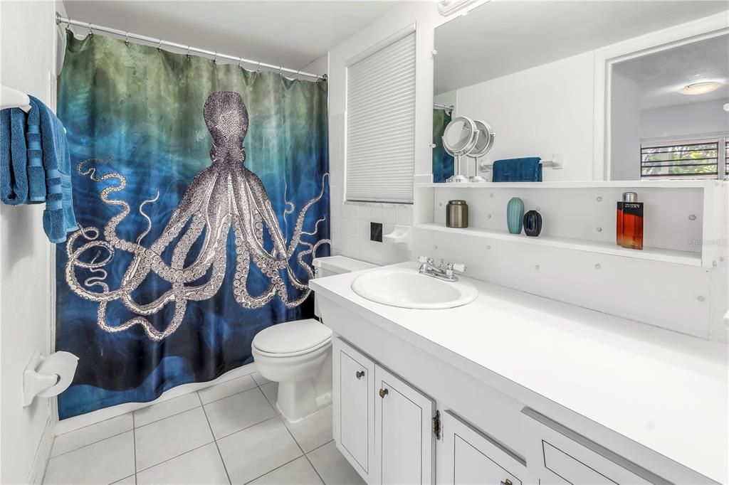 For Sale: $94,000 (1 beds, 1 baths, 595 Square Feet)