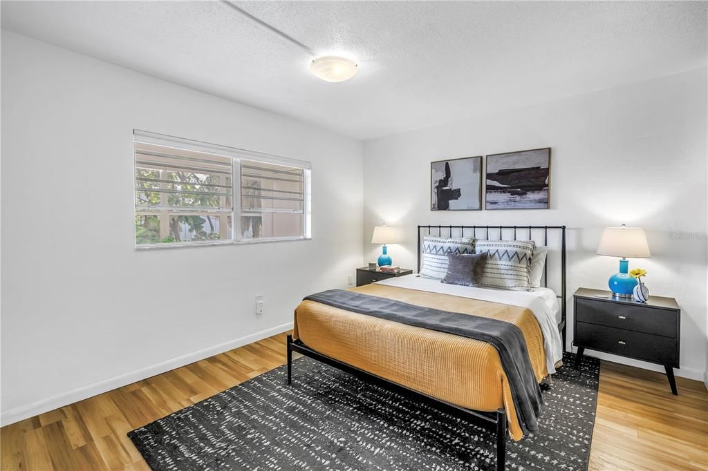 For Sale: $94,000 (1 beds, 1 baths, 595 Square Feet)