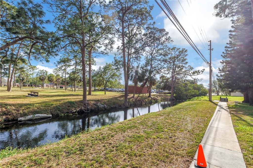 For Sale: $94,000 (1 beds, 1 baths, 595 Square Feet)