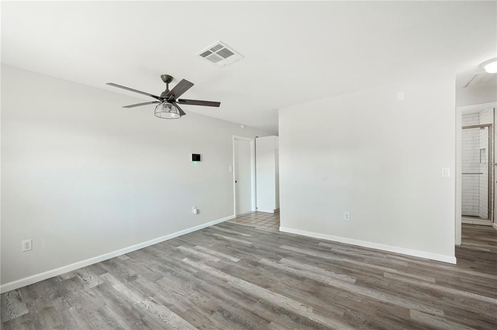 Active With Contract: $275,000 (3 beds, 2 baths, 1204 Square Feet)