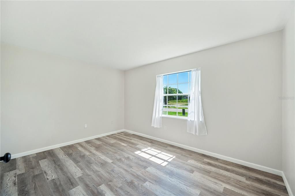 Active With Contract: $275,000 (3 beds, 2 baths, 1204 Square Feet)