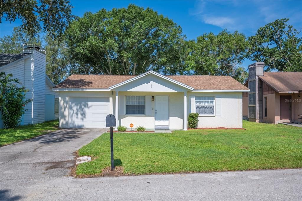 Active With Contract: $275,000 (3 beds, 2 baths, 1204 Square Feet)