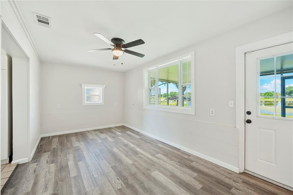 Active With Contract: $275,000 (3 beds, 2 baths, 1204 Square Feet)