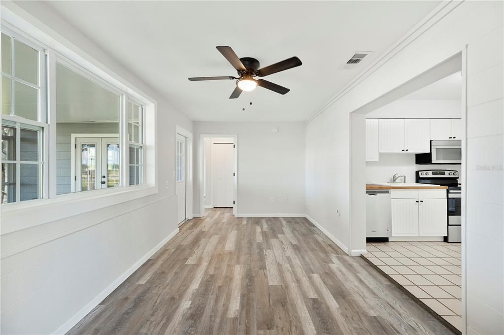 Active With Contract: $275,000 (3 beds, 2 baths, 1204 Square Feet)