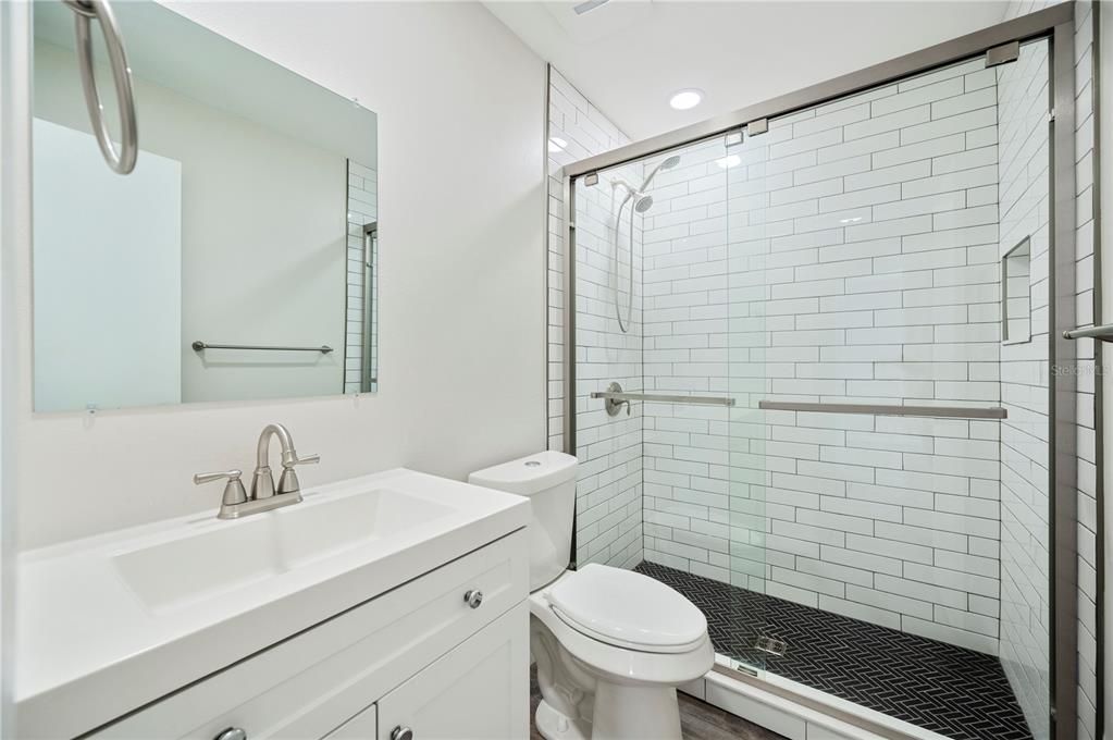 Active With Contract: $275,000 (3 beds, 2 baths, 1204 Square Feet)