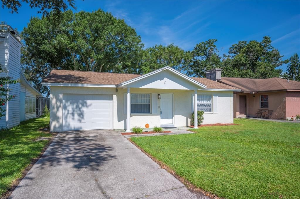 Active With Contract: $275,000 (3 beds, 2 baths, 1204 Square Feet)