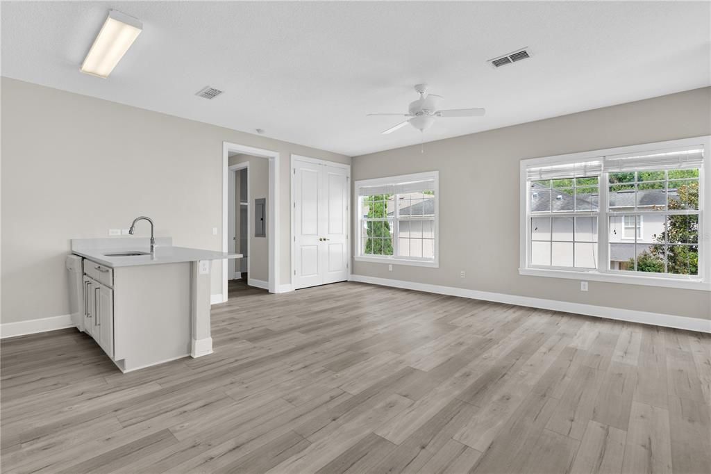 For Sale: $1,510,000 (5 beds, 4 baths, 4102 Square Feet)